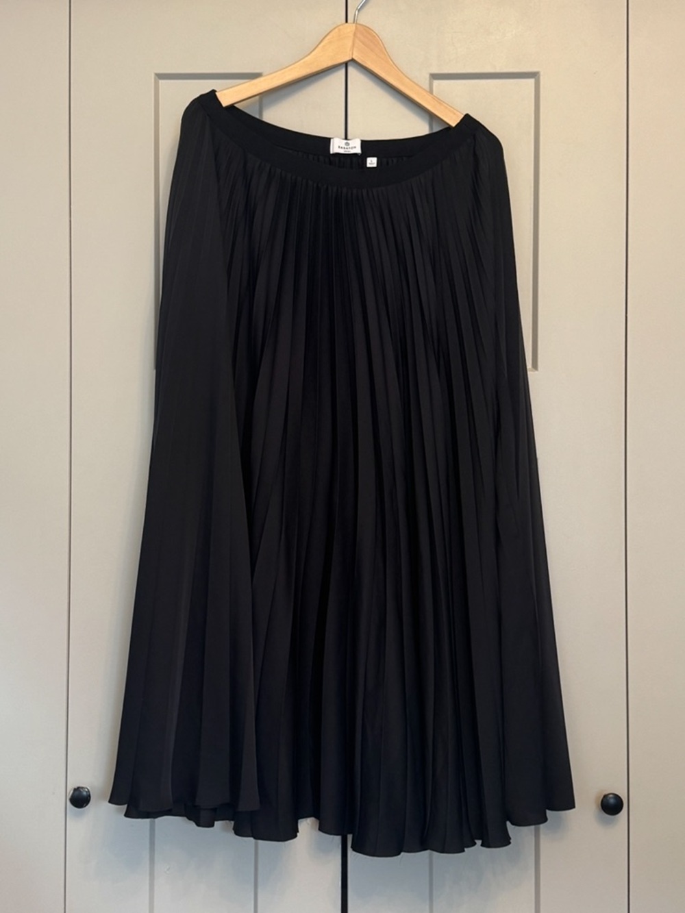 Aritzia Babaton Black Pleated Maxi Skirt Size L